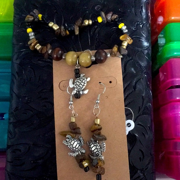 Handmade Baby Turtle Set - Picture 1 of 5